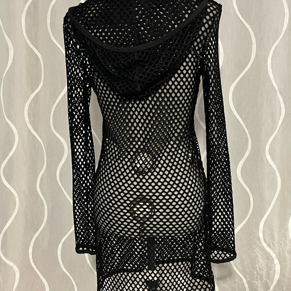 Balance Mesh Cover-Up - Picture 6 of 11